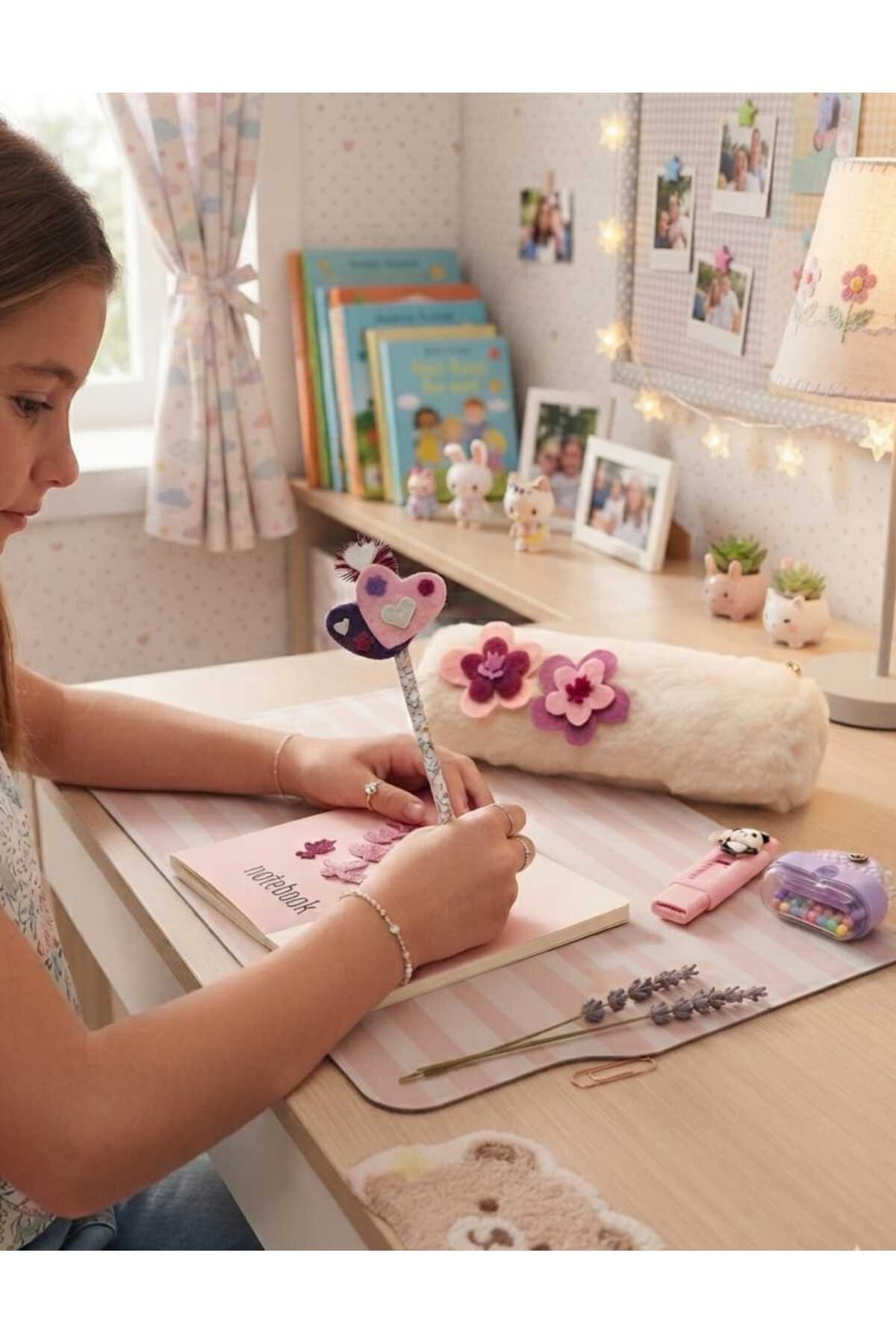 Kız Çocuk Pembe Mor Çiçek Figürlü Keçe Detaylı Karne Doğum Günü Okula Başlama Kırtasiye Hediye Seti(5 ADET ÜRÜN) - Görsel 2