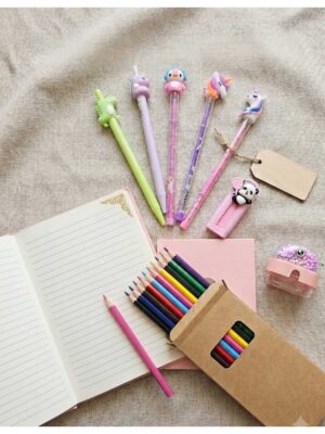 Alternative view of Pembe Unicorn ve Arkadaşları Boyama Kalemli Doğum Günü Hediye Kırtasiye Seti