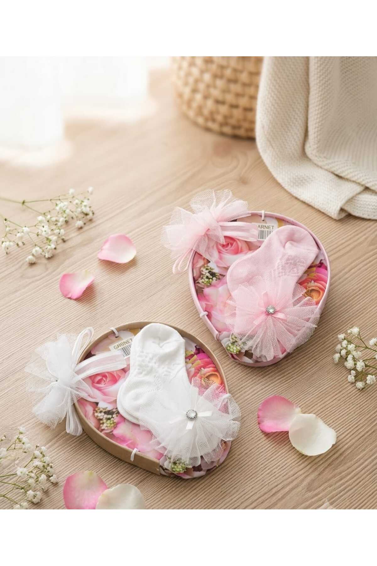 Kız Çocuk Bebek İkili Pembe Beyaz Tül Dantel Deyatlı Taç Saç Bandı Bandana ve Çorap Doğum Günü Özel Gün Taç 2-3 Yaş Kına Kutlama Seti - Görsel 2