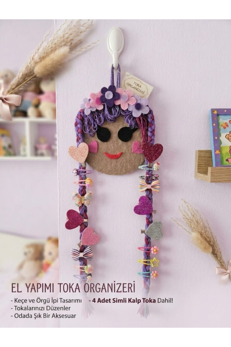 Kız Çocuk Pembe Bebek Figürlü Mor Çiçekli Sevimli Renkli Hediye Çocuk Odası Keçe Yün Doğal Tasarım Duvar Süsü Toka Organizeri